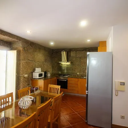 Casa Da Laranjeira By Geres Casas Farmház Vieira do Minho