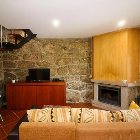 Casa Da Laranjeira By Geres Casas Vieira do Minho