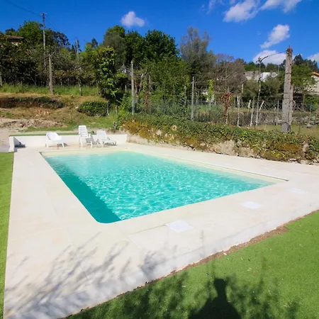 Casa Da Laranjeira By Geres Casas 팜스테이